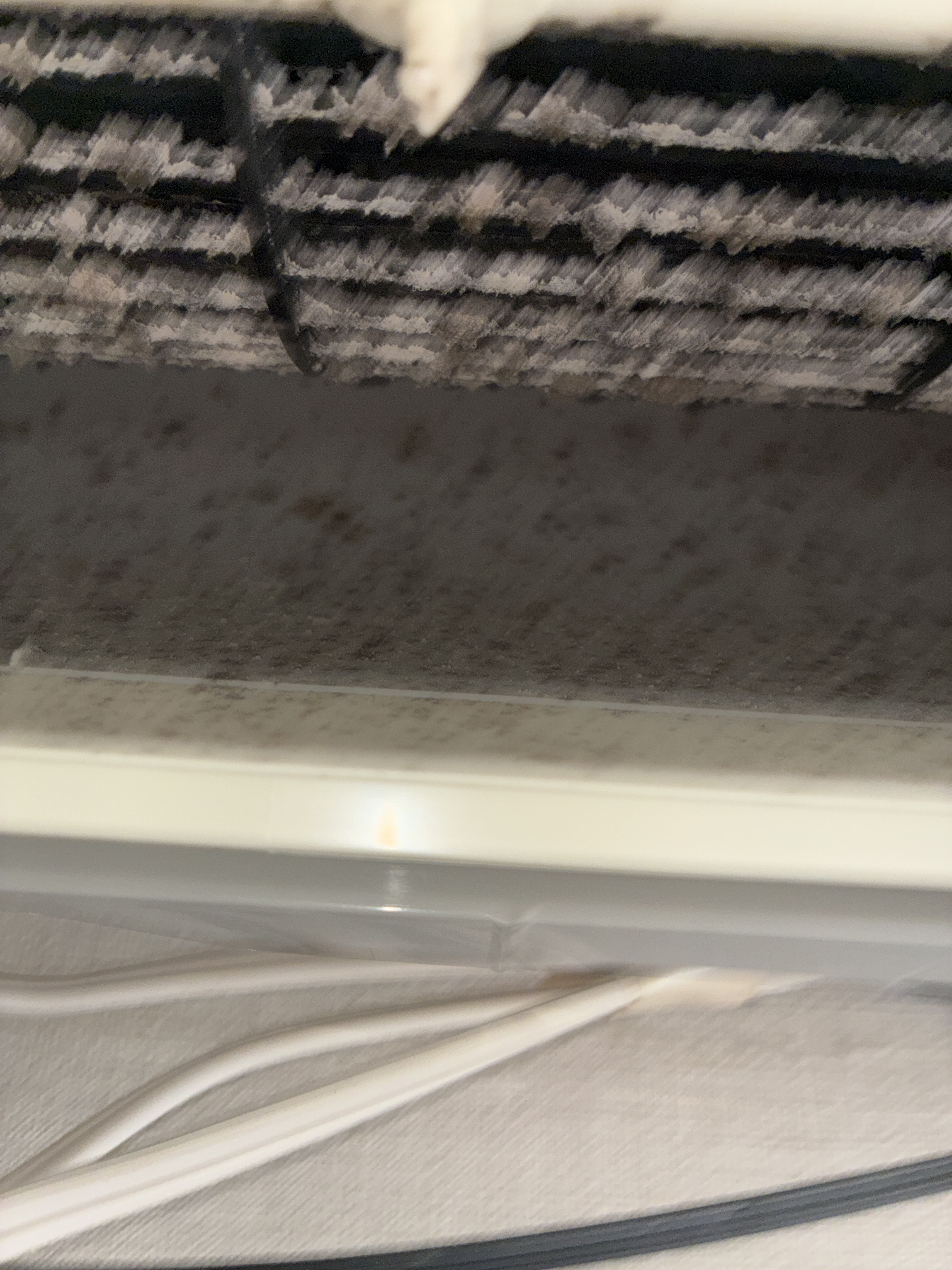 大阪府高槻市高垣町の壁掛けエアコンの作業前1