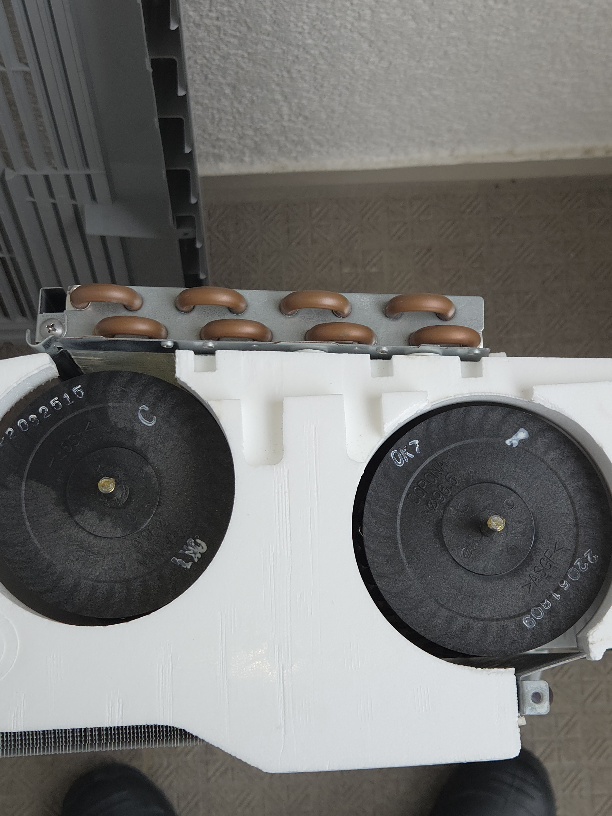 兵庫県宝塚市逆瀬台の壁掛けエアコンの作業前1