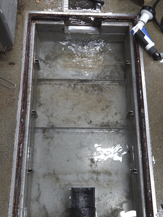 大阪府箕面市小野原東の飲食店清掃の作業後3