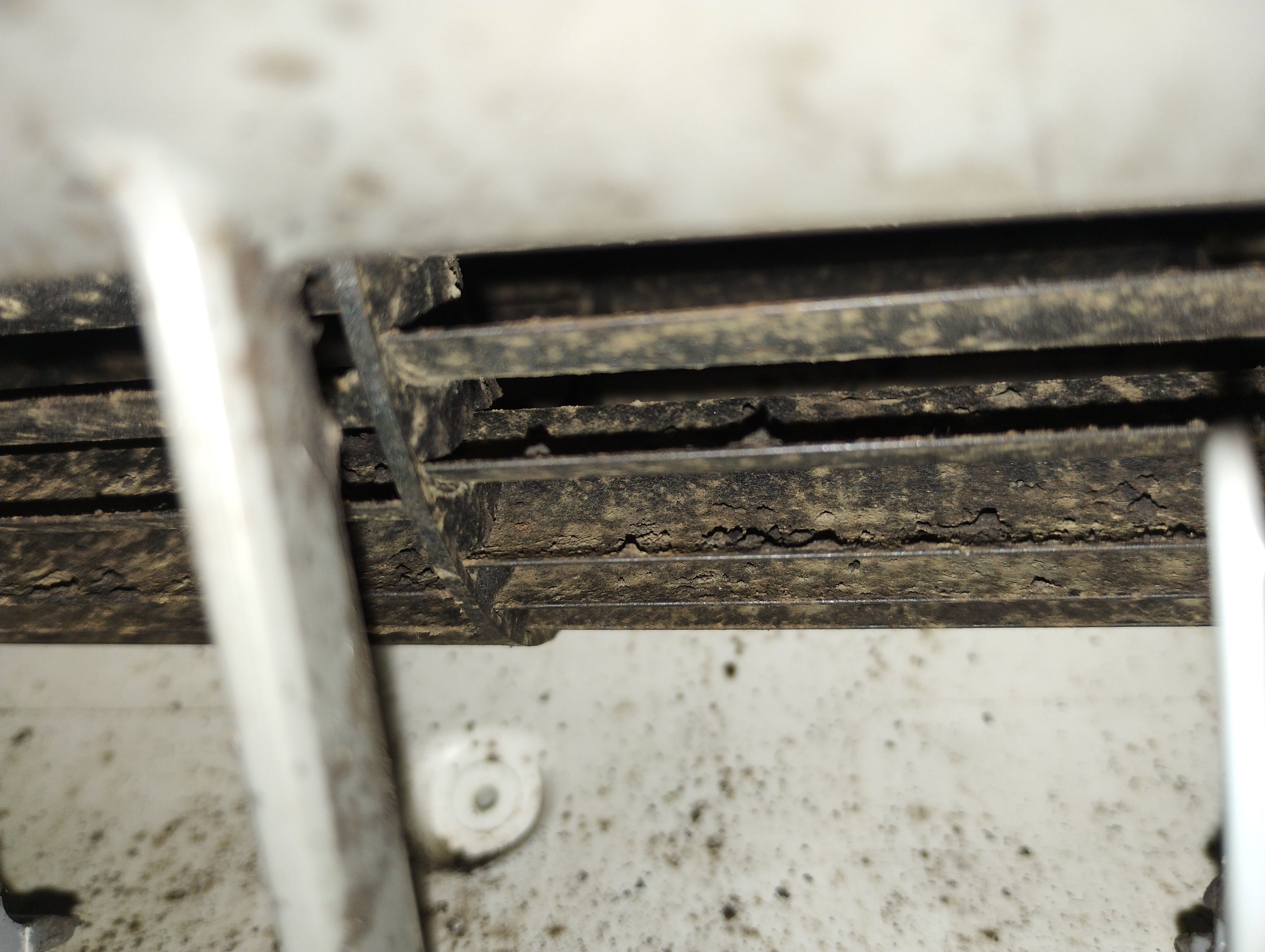 愛知県豊明市の壁掛けエアコンの作業前1