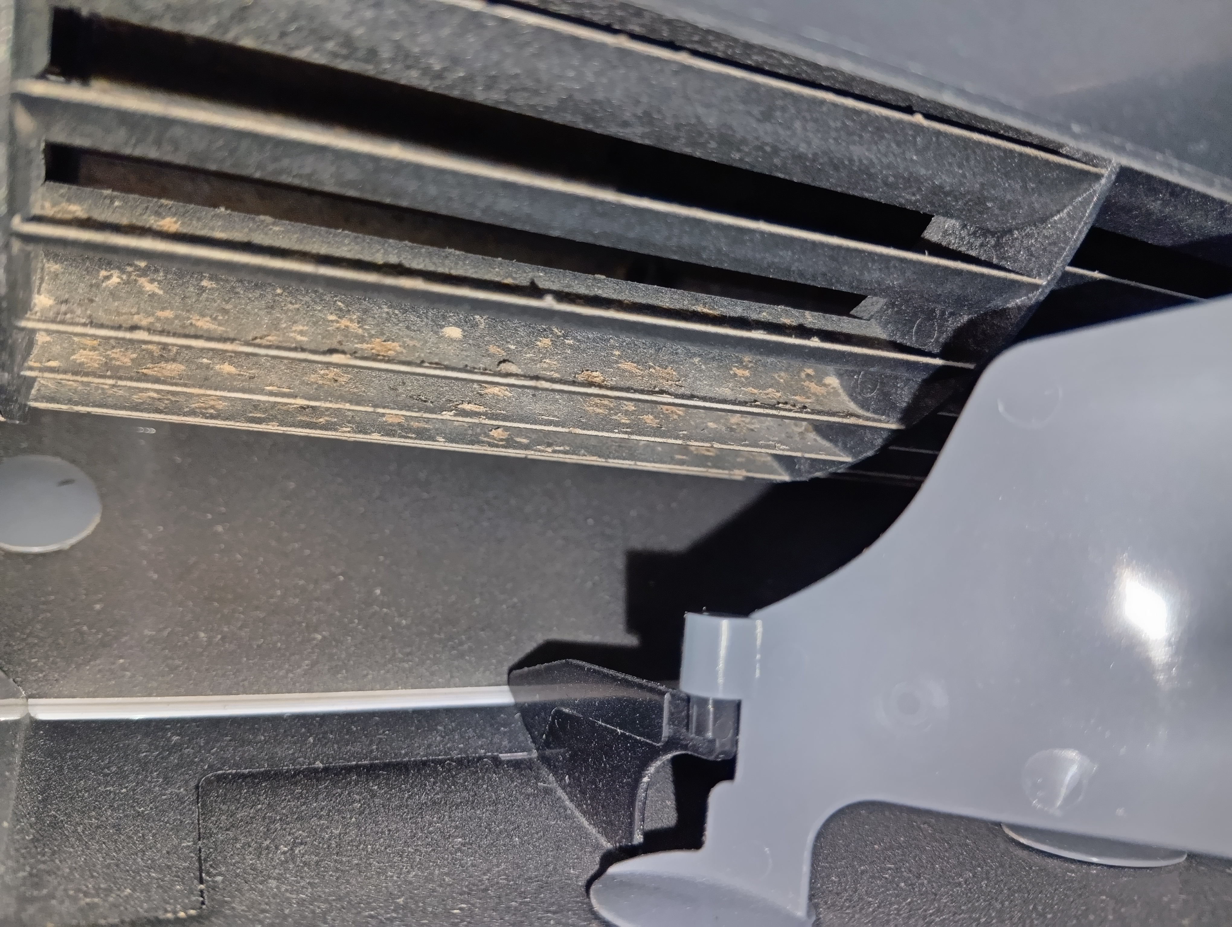 埼玉県春日部市のお掃除機能付きエアコンの作業前1