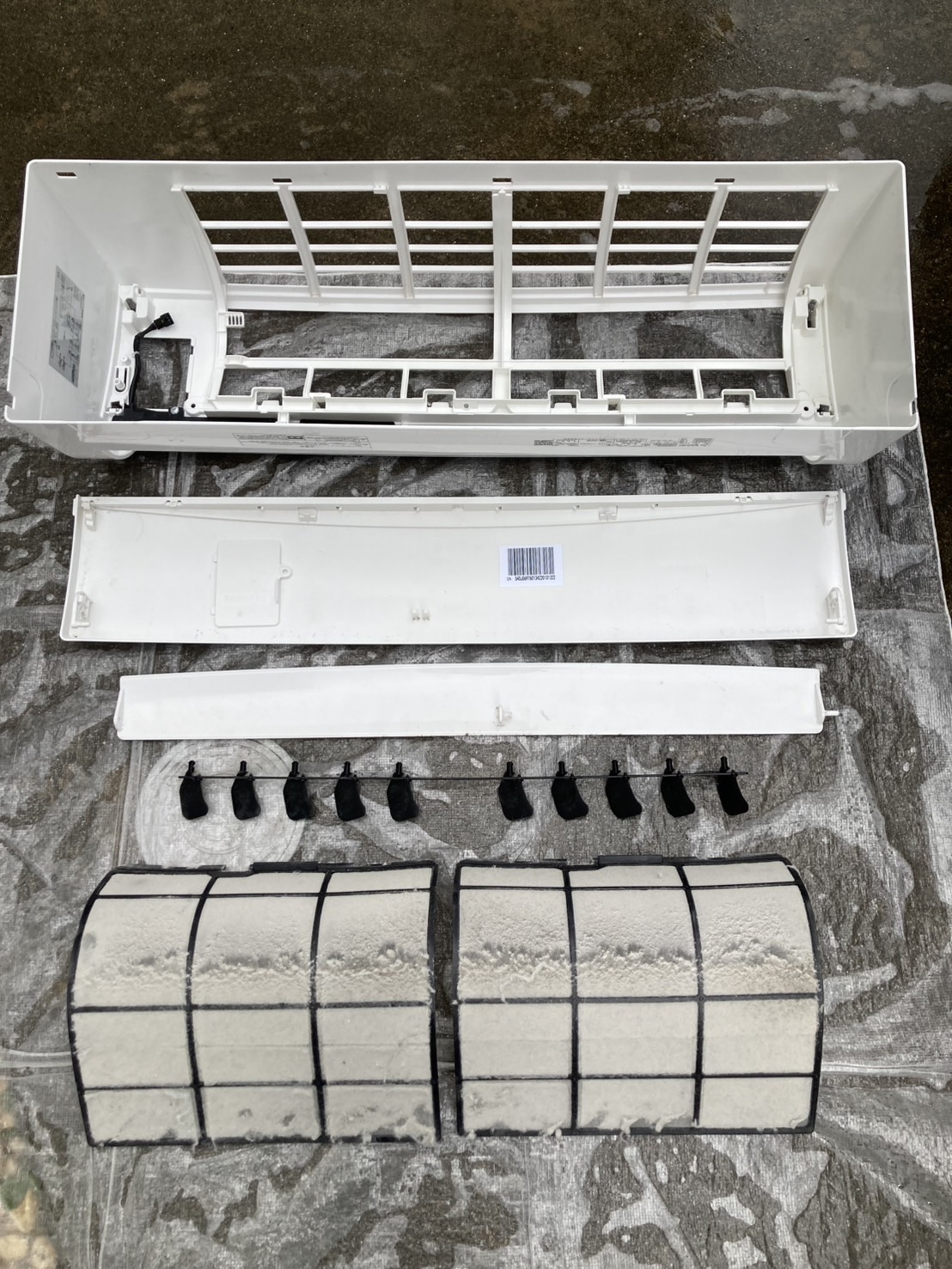 大阪府大阪狭山市の壁掛けエアコンの作業前2