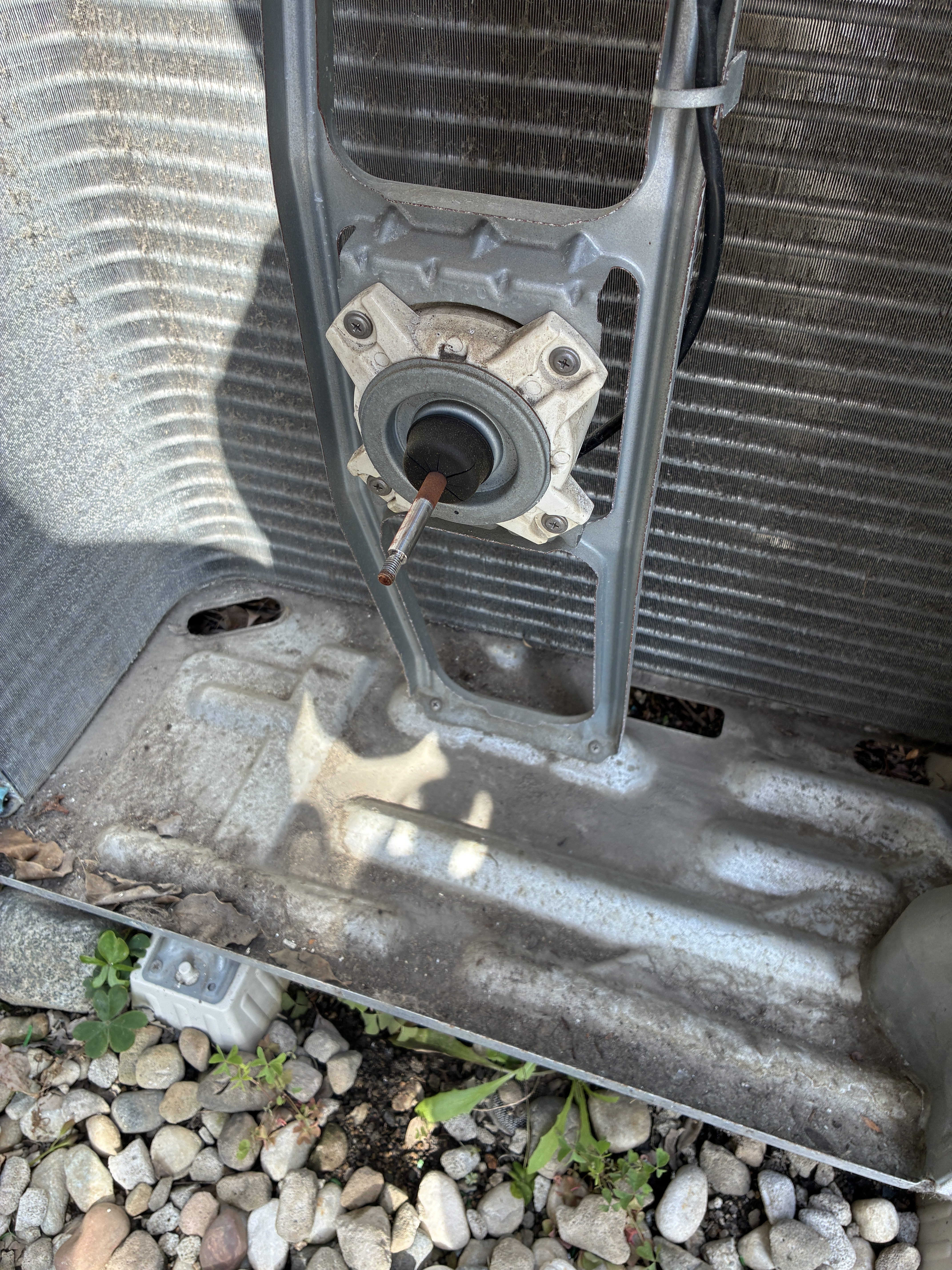 大阪府東大阪市西石切の壁掛けエアコンの作業前1