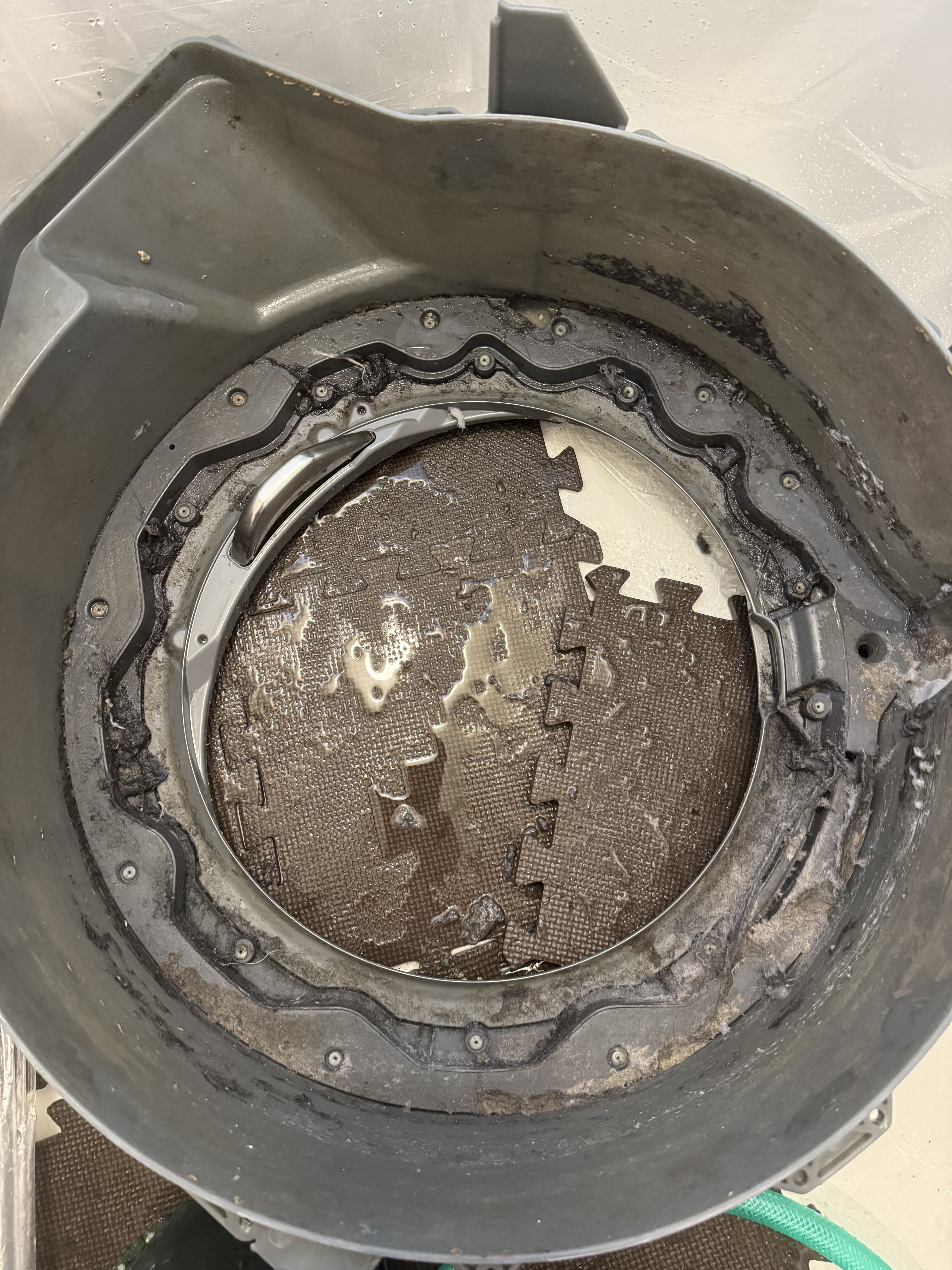 千葉県市川市欠真間の洗濯機分解クリーニングの作業前1