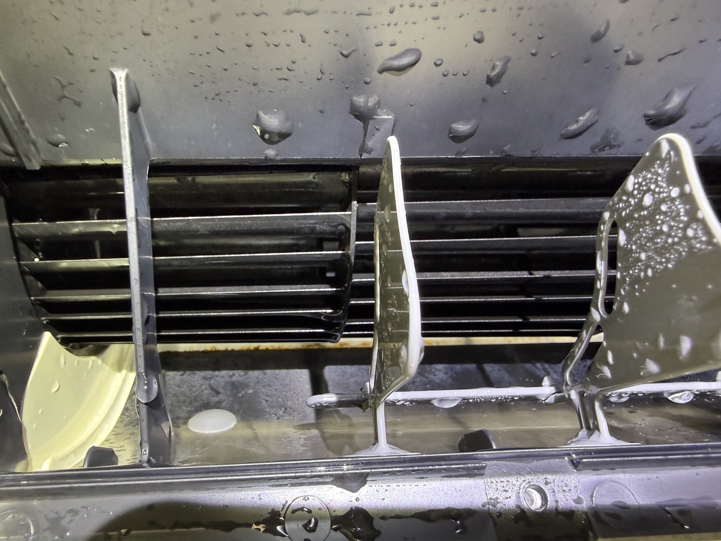 東京都足立区江北のお掃除機能付きエアコンの作業後2