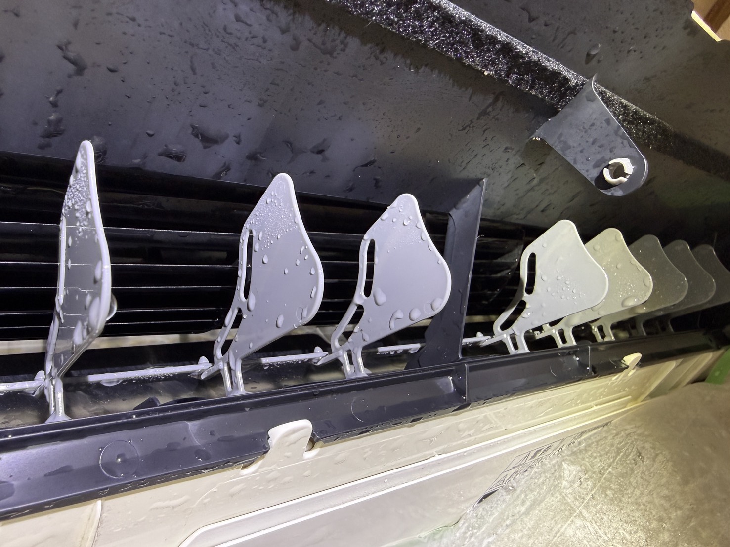 東京都足立区江北のお掃除機能付きエアコンの作業後3