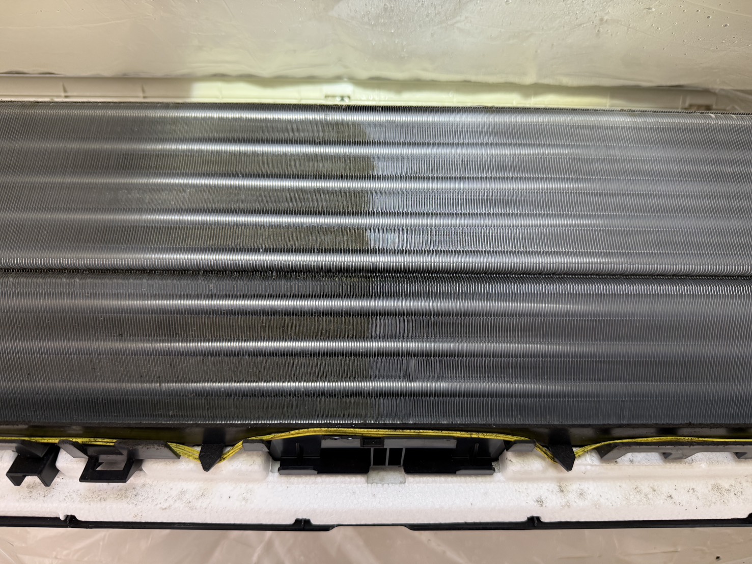 東京都足立区江北のお掃除機能付きエアコンの作業前1