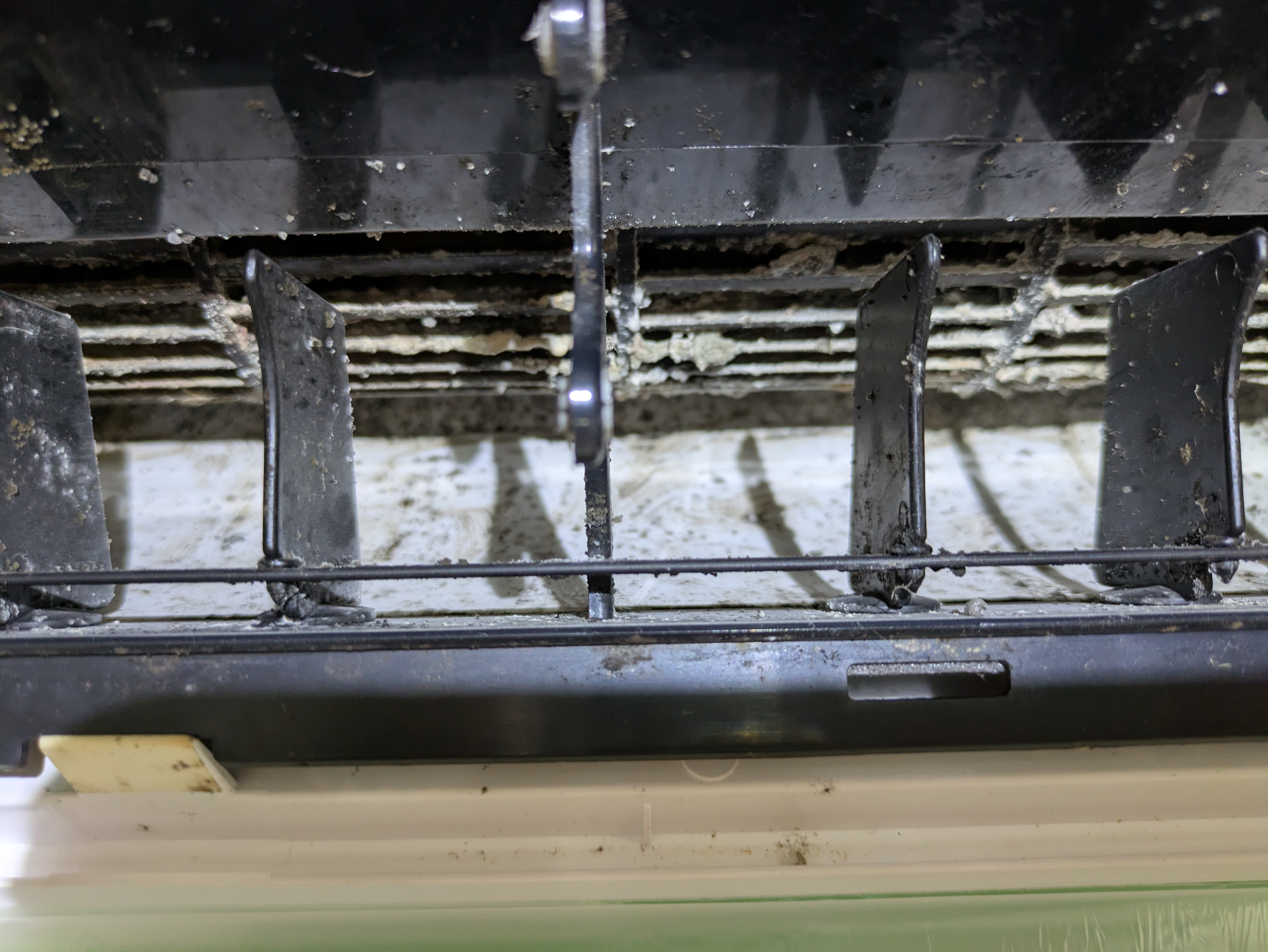 埼玉県さいたま市岩槻区本丸の壁掛けエアコンの作業前1