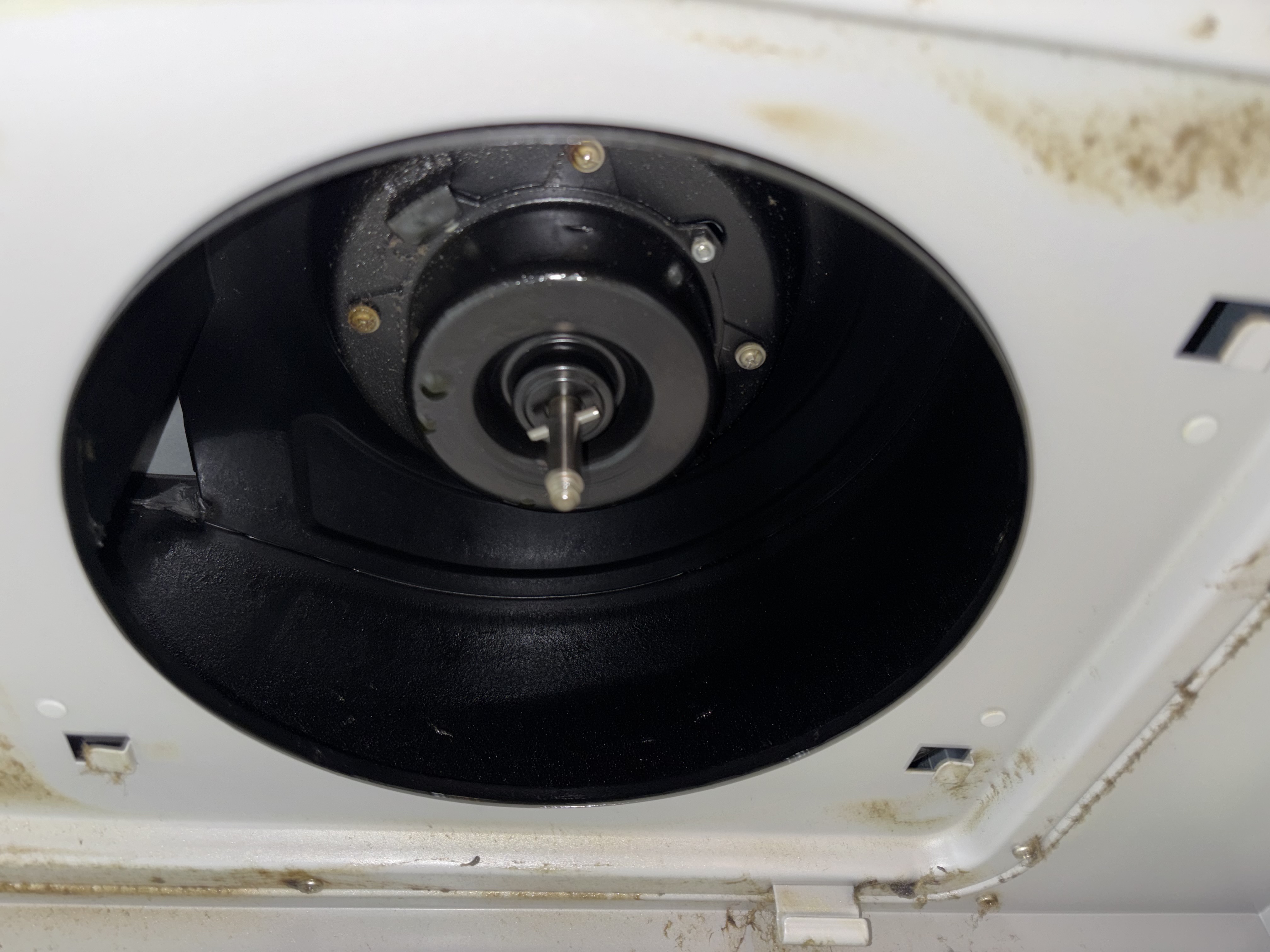 埼玉県川口市のレンジフードクリーニングの作業前3