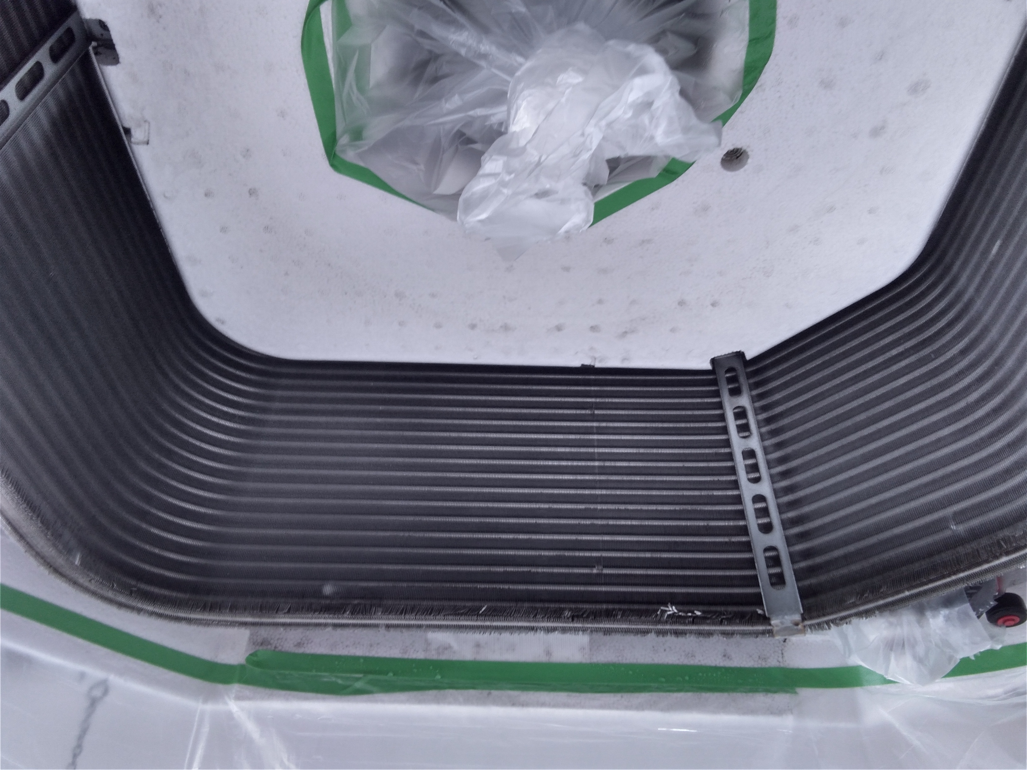 福島県いわき市の業務用天井埋め込みエアコンの作業前1