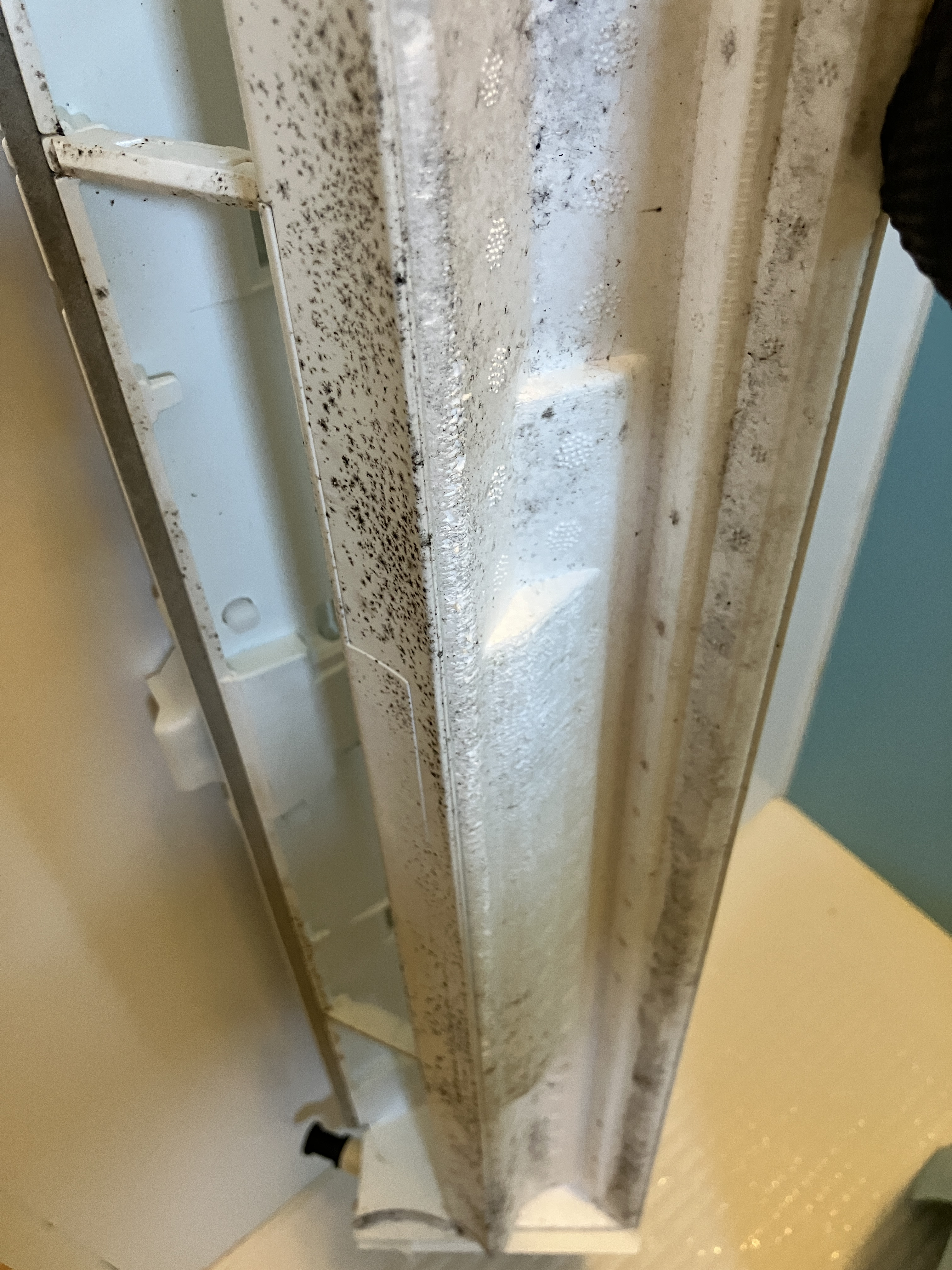 福島県いわき市の壁掛けエアコンの作業前1