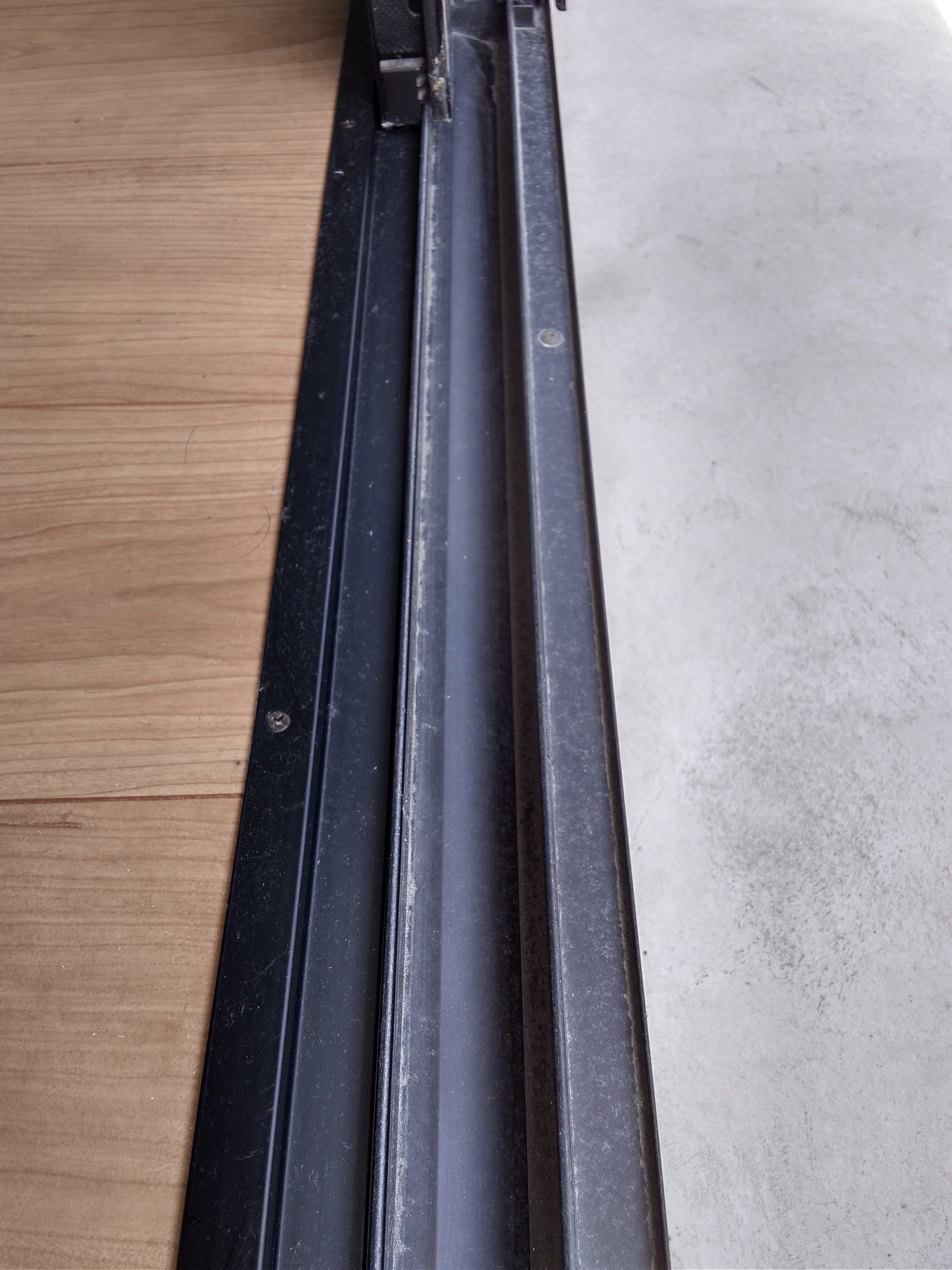 兵庫県姫路市の窓ガラス・サッシクリーニングの作業前1