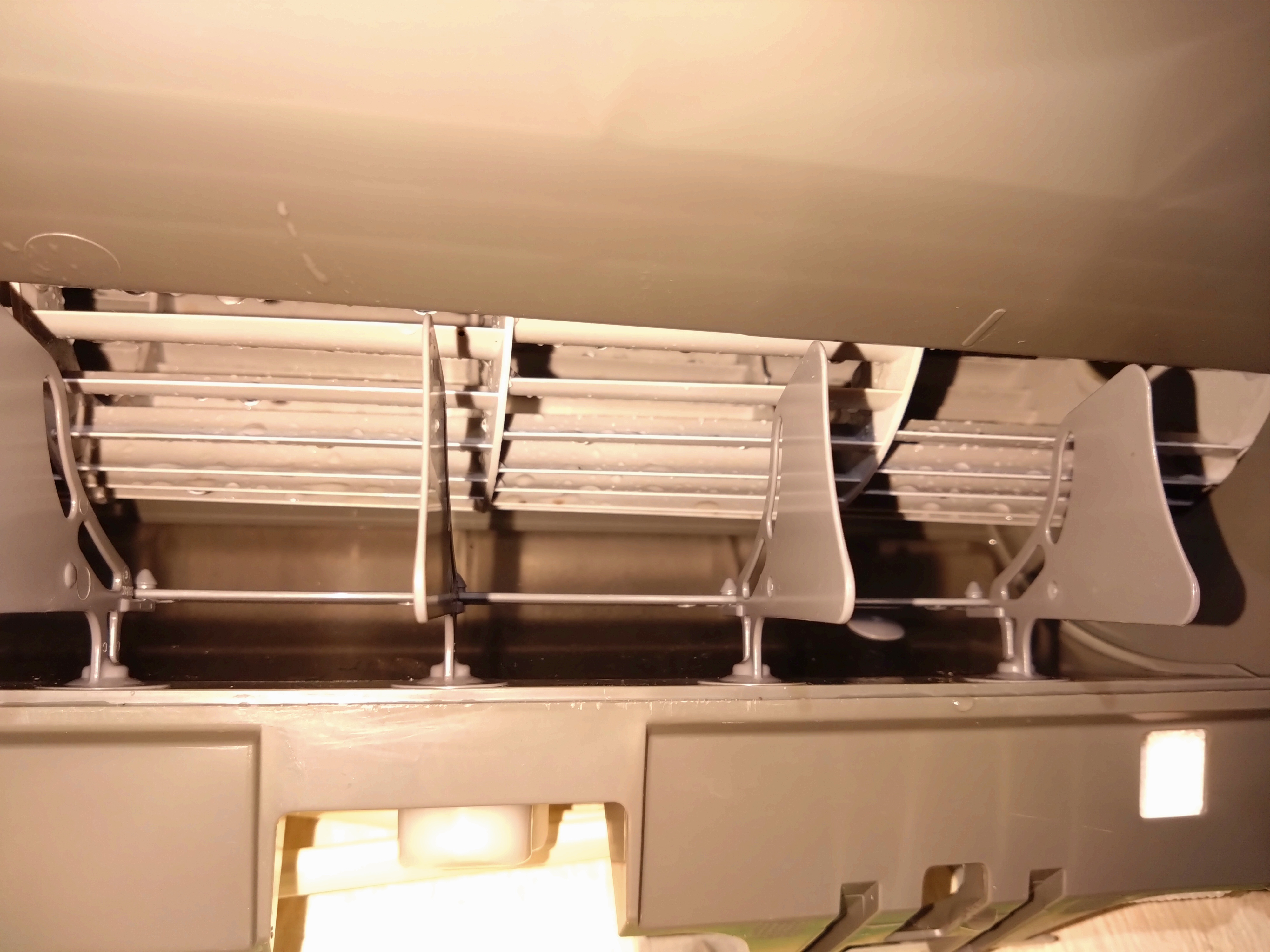 滋賀県草津市の壁掛けエアコンの作業後1