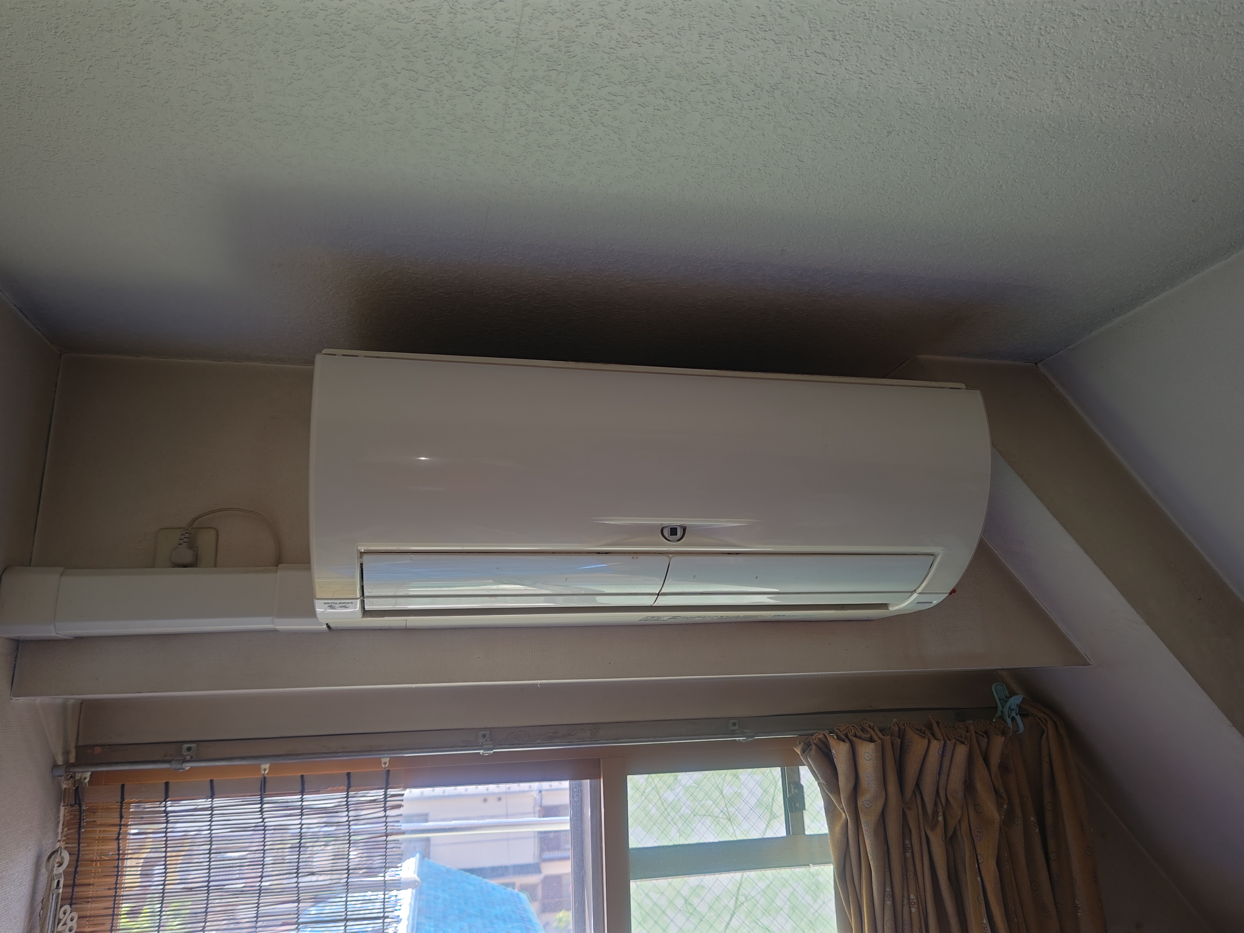 東京都杉並区堀ノ内のお掃除機能付きエアコンの作業後1