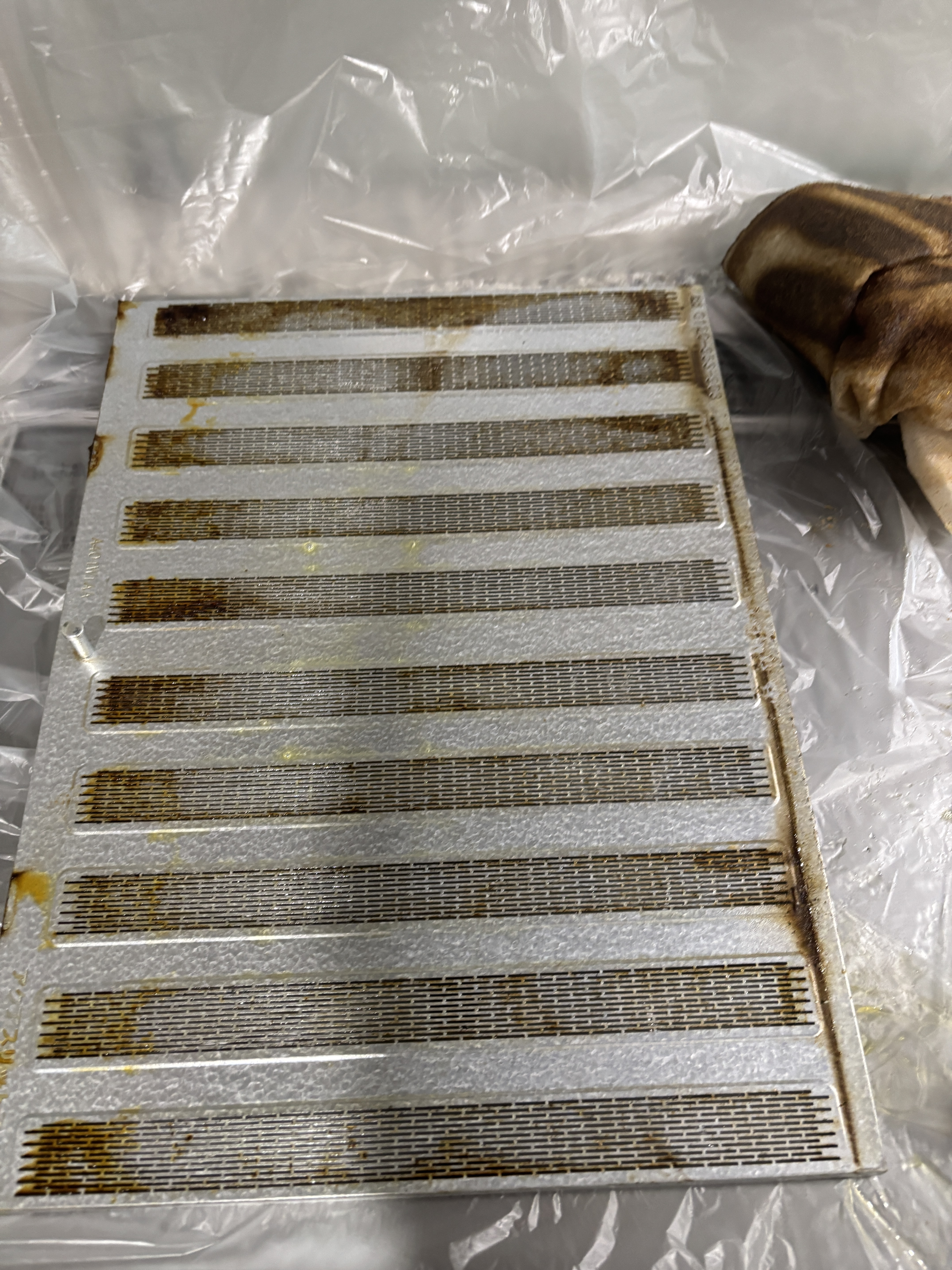 滋賀県近江八幡市中村町のレンジフードクリーニングの作業前1