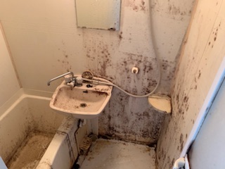 東京都世田谷区代沢の浴室・お風呂クリーニングの作業前1