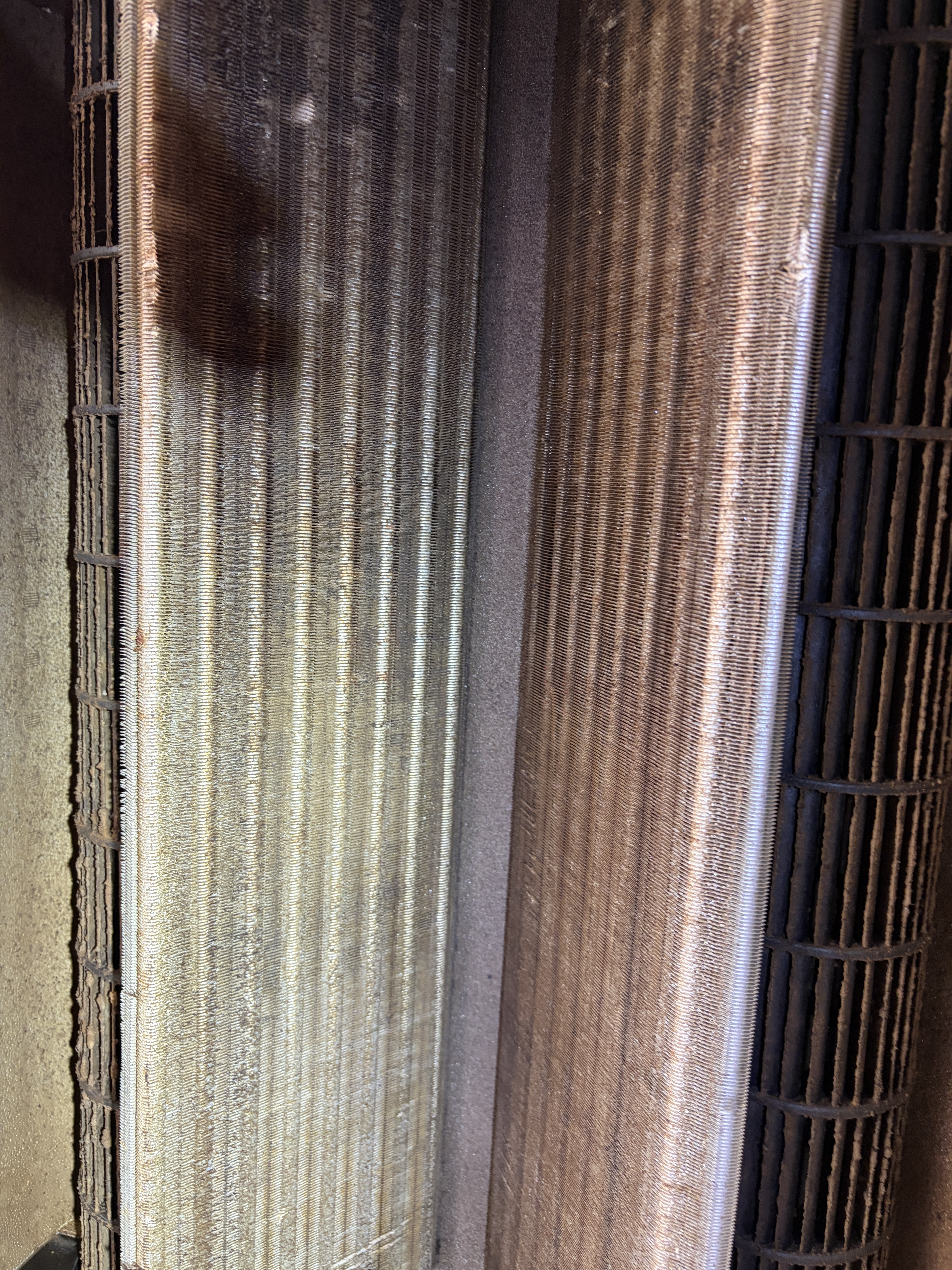福岡県糟屋郡志免町の家庭用天井埋め込みエアコンの作業前2
