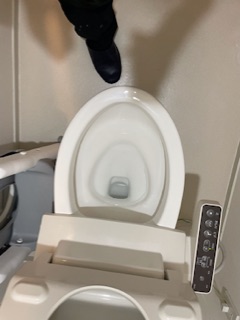 東京都世田谷区のトイレクリーニングの作業前1