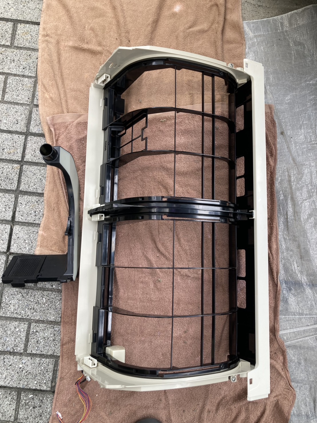 大阪府東大阪市中野のお掃除機能付きエアコンの作業前3