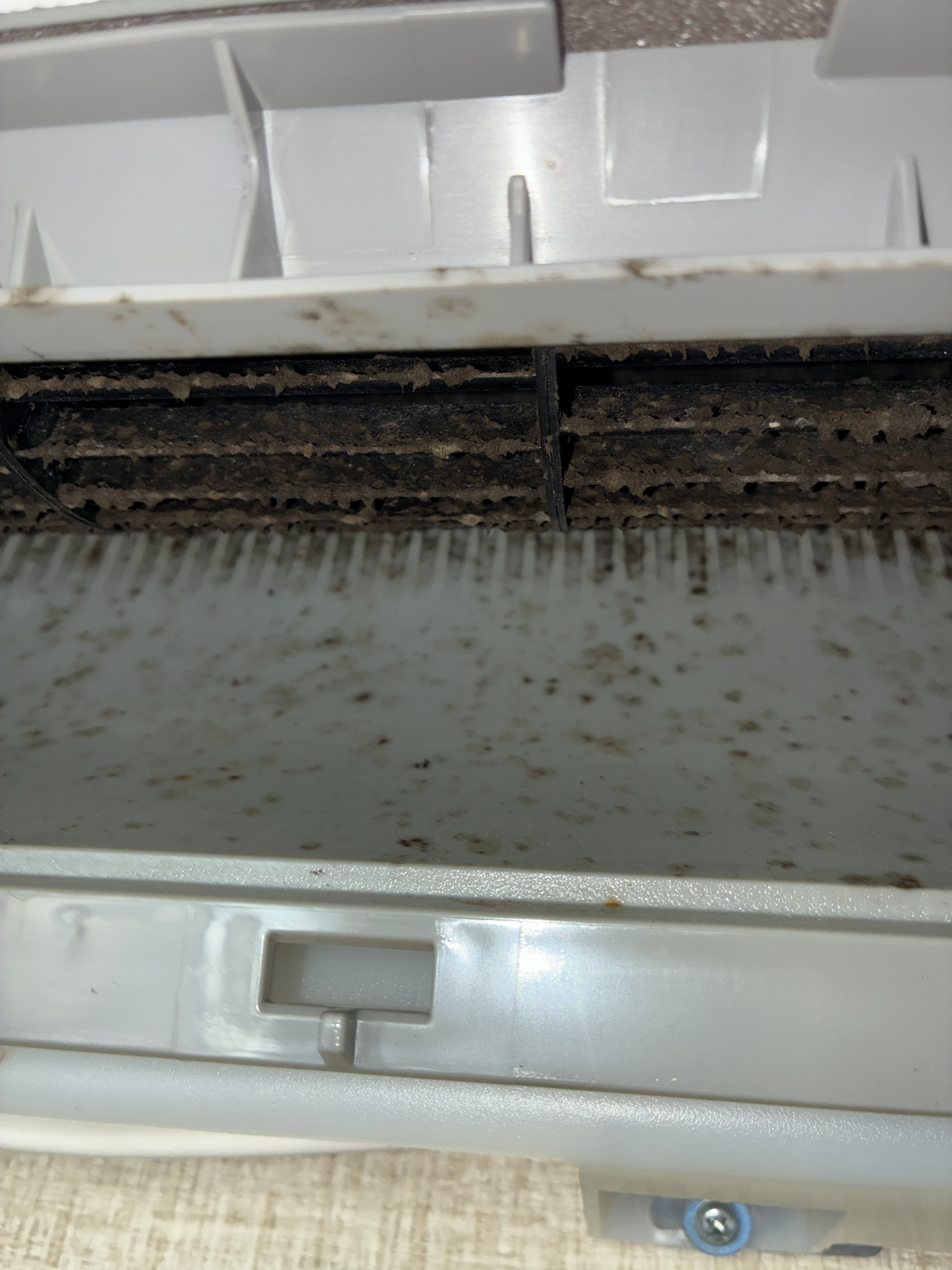 奈良県奈良市神功のお掃除機能付きエアコンの作業前1
