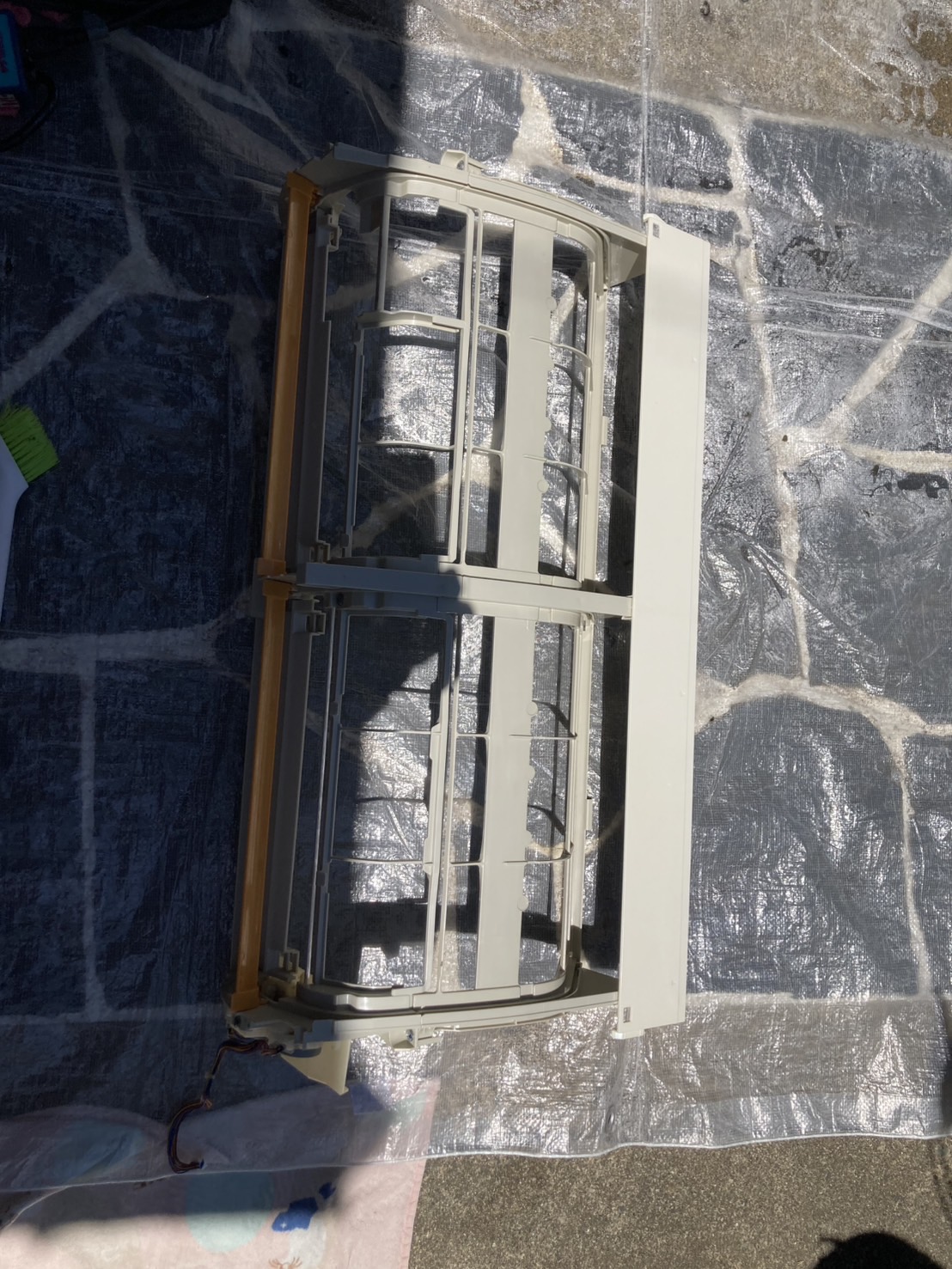大阪府東大阪市横小路のお掃除機能付きエアコンの作業前3
