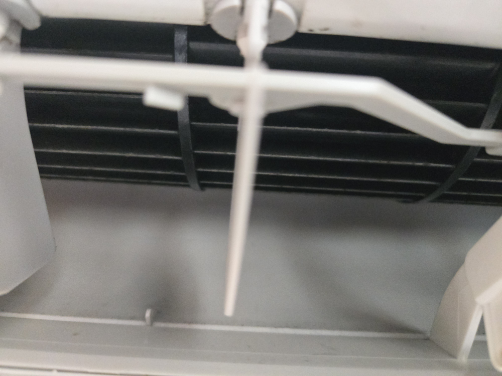 東京都国立市のお掃除機能付きエアコンの作業前1