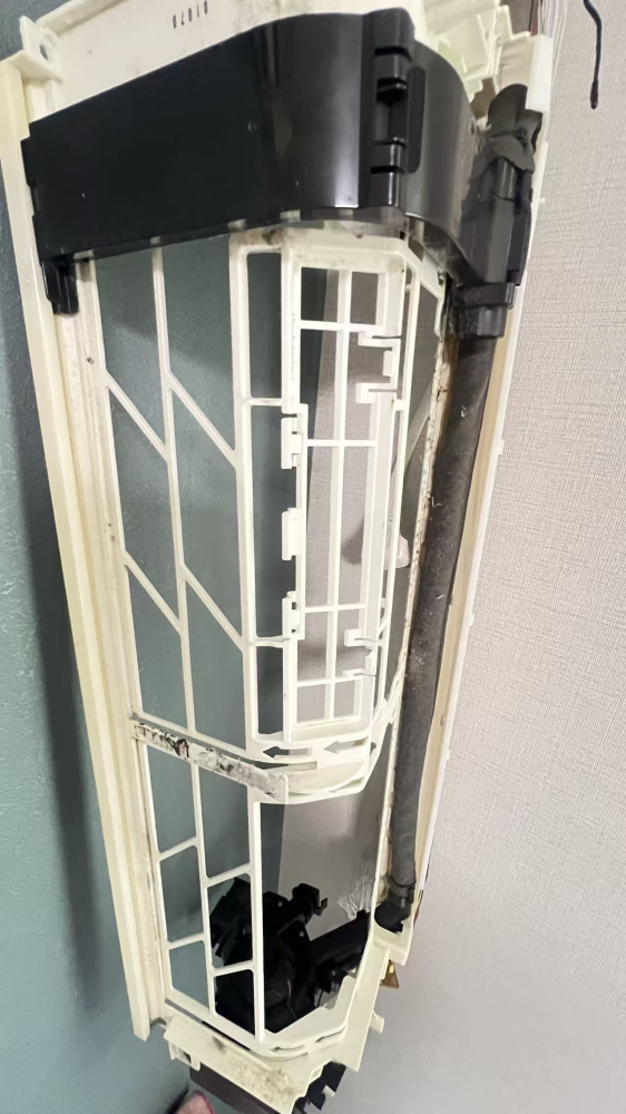 愛知県岡崎市柱町のお掃除機能付きエアコンの作業前1