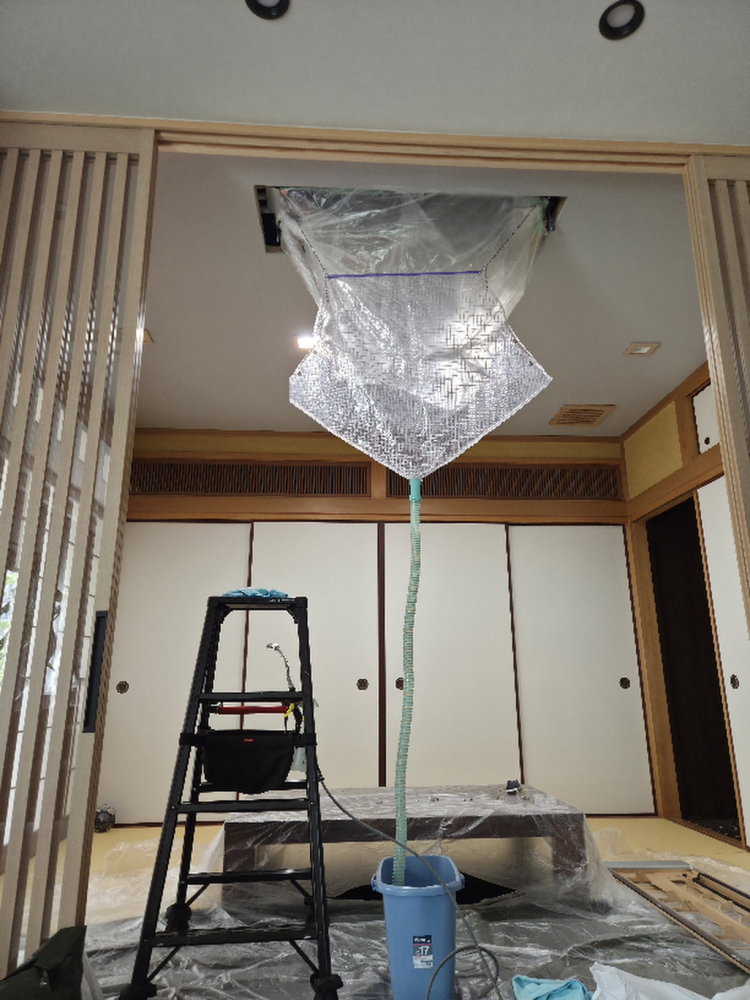 兵庫県川西市出在家町の家庭用天井埋め込みエアコンの作業前1