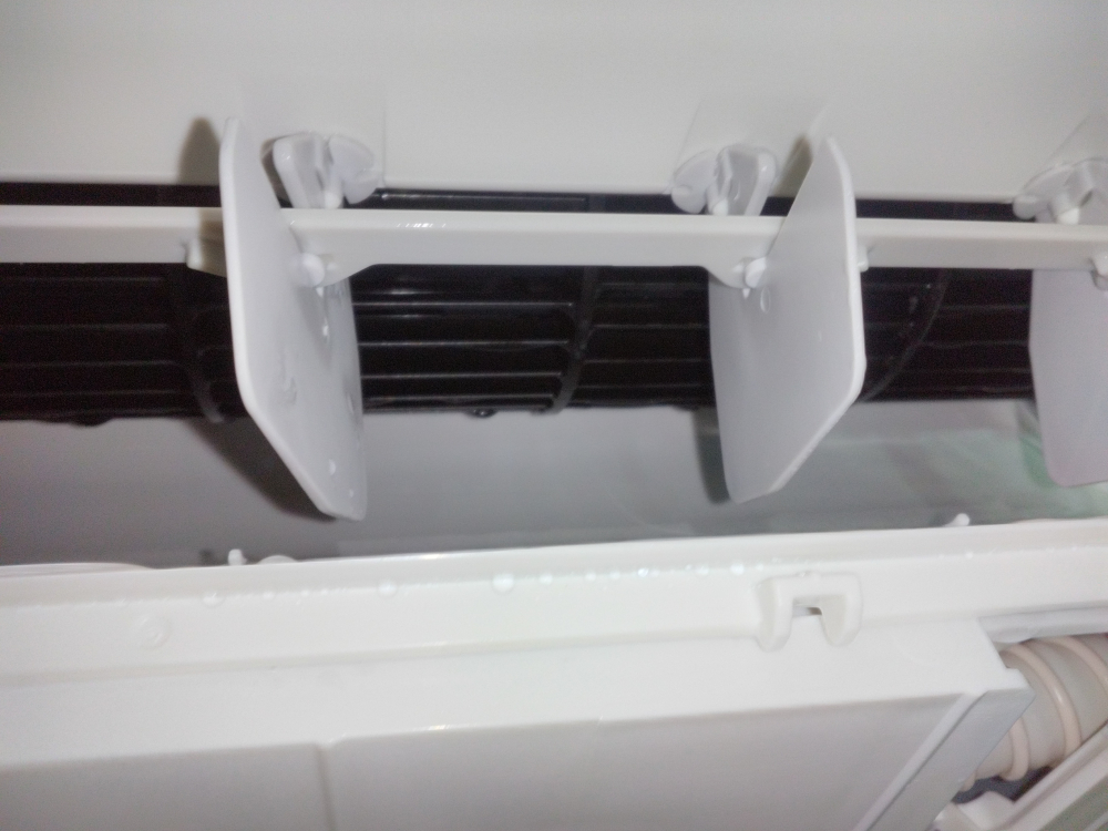 山梨県甲斐市のお掃除機能付きエアコンの作業後2