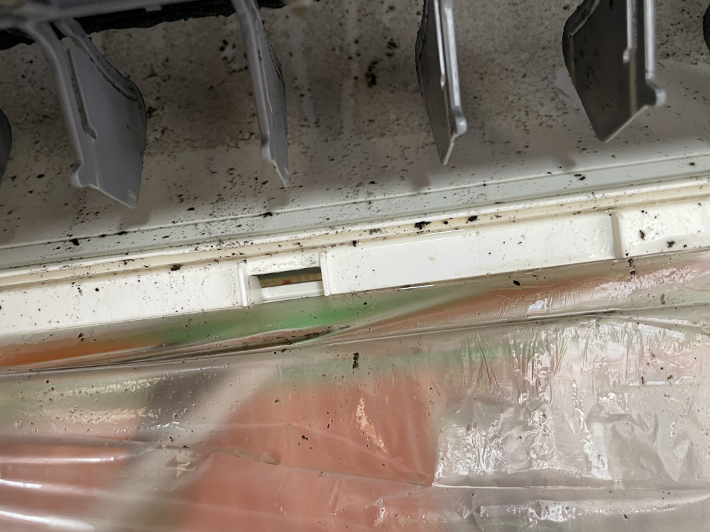 千葉県市川市の壁掛けエアコンの作業前1