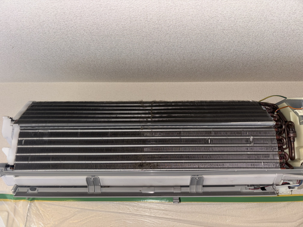 埼玉県春日部市のお掃除機能付きエアコンの作業前1