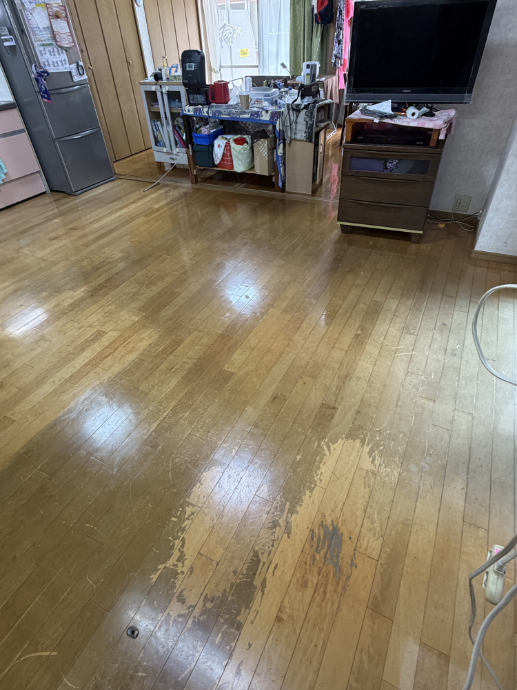 埼玉県狭山市のフローリングクリーニングの作業前2