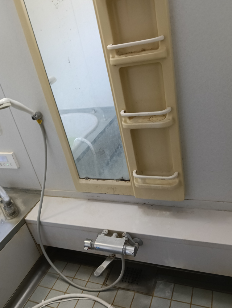 埼玉県深谷市新戒の浴室・お風呂クリーニングの作業前1