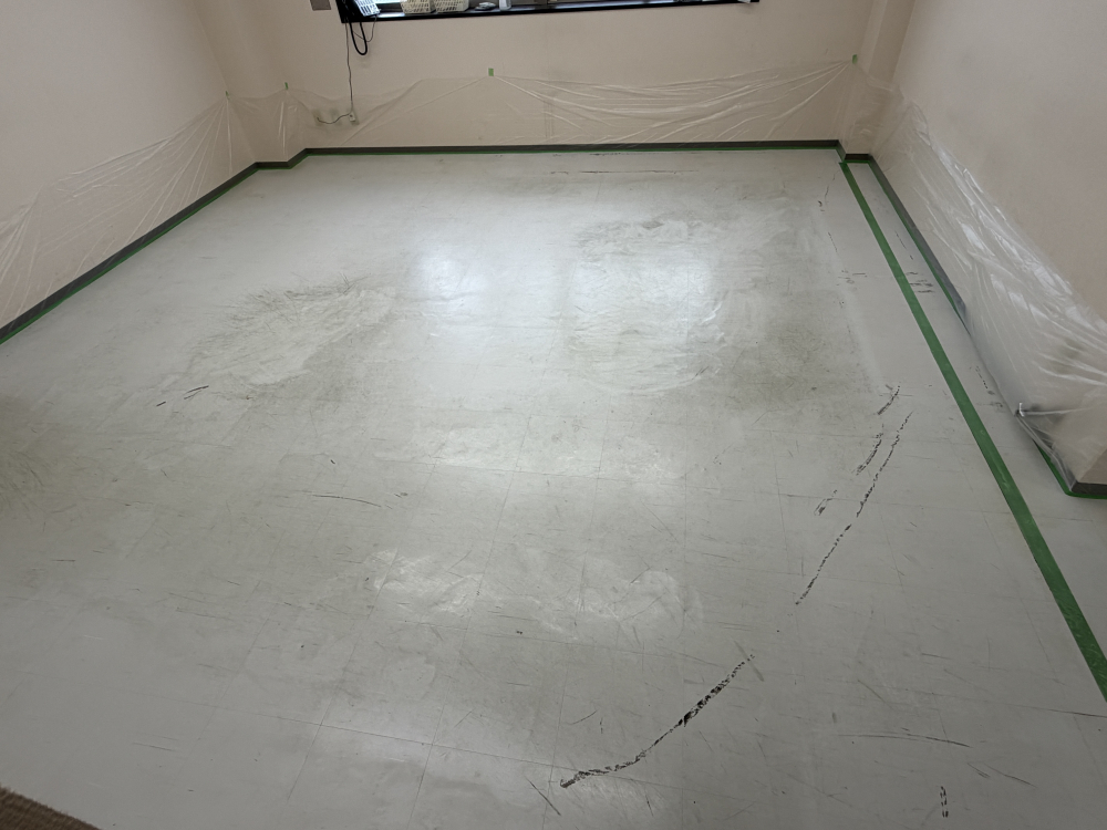 兵庫県川西市川西能勢口の店舗清掃の作業前1