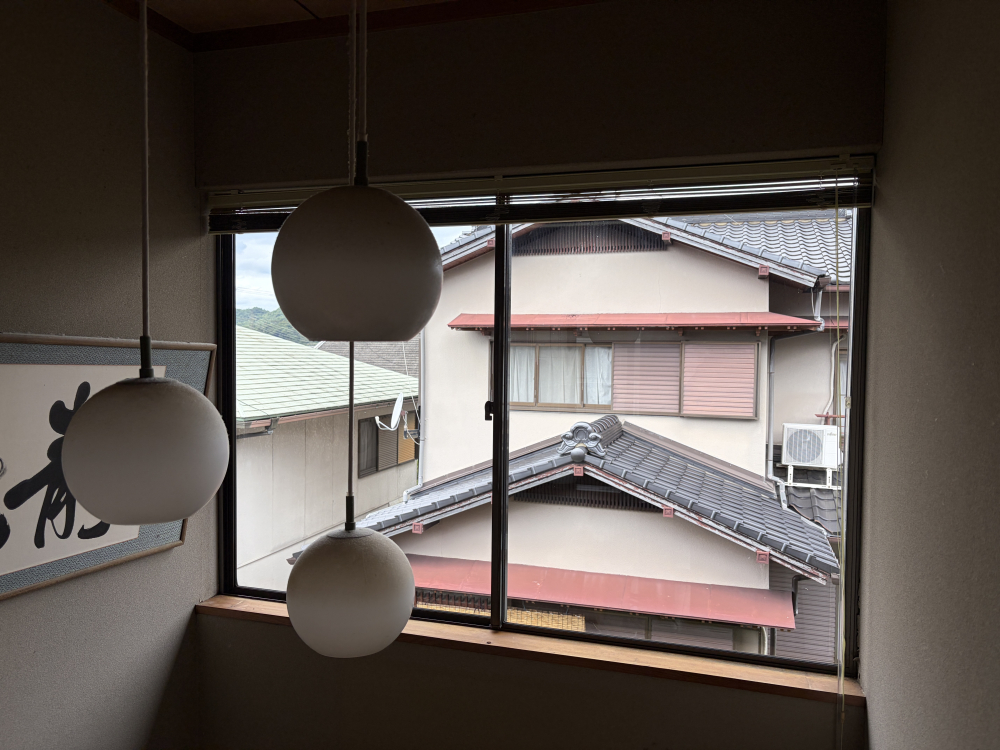 大阪府豊能郡豊能町東ときわ台の窓ガラス・サッシクリーニングの作業後2