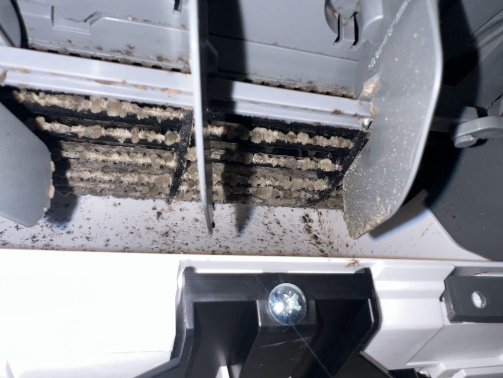 愛知県名古屋市中村区の壁掛けエアコンの作業前2