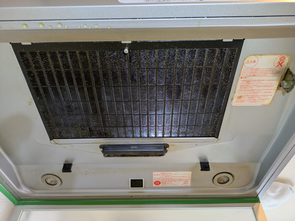 埼玉県さいたま市岩槻区城町のレンジフードクリーニングの作業前2