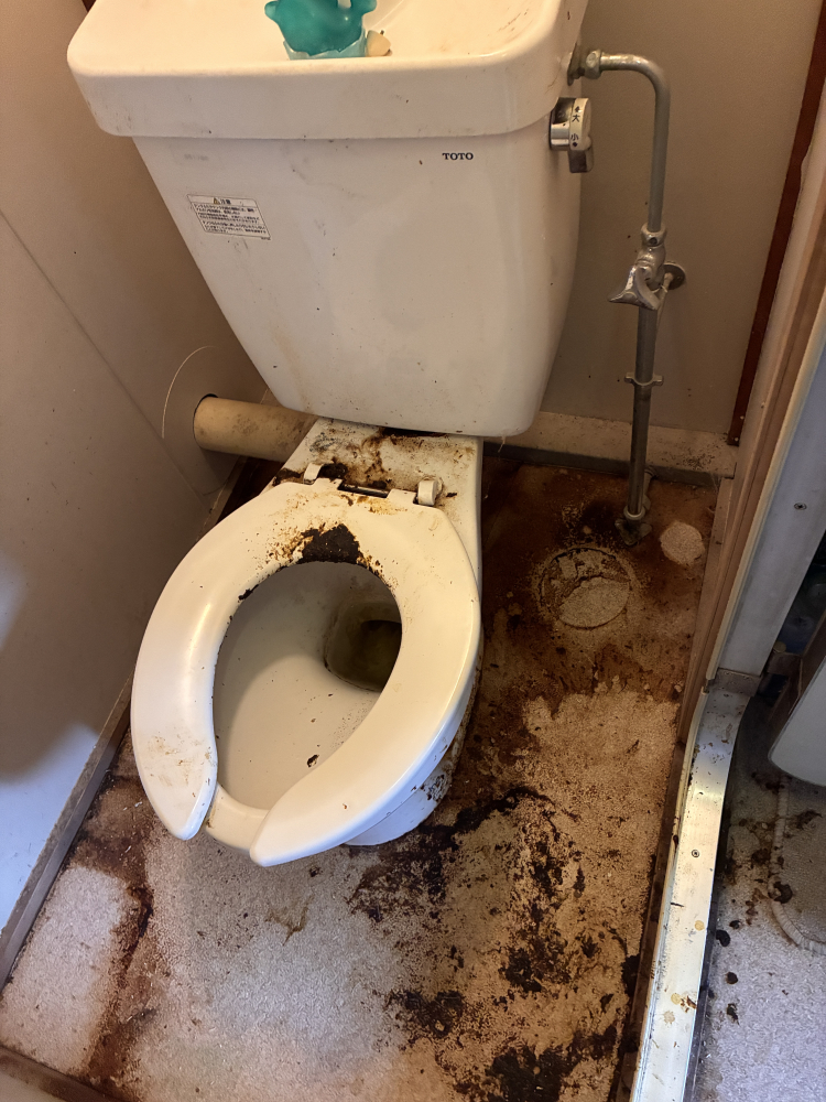 大阪府摂津市一つ屋上のトイレクリーニングの作業前1
