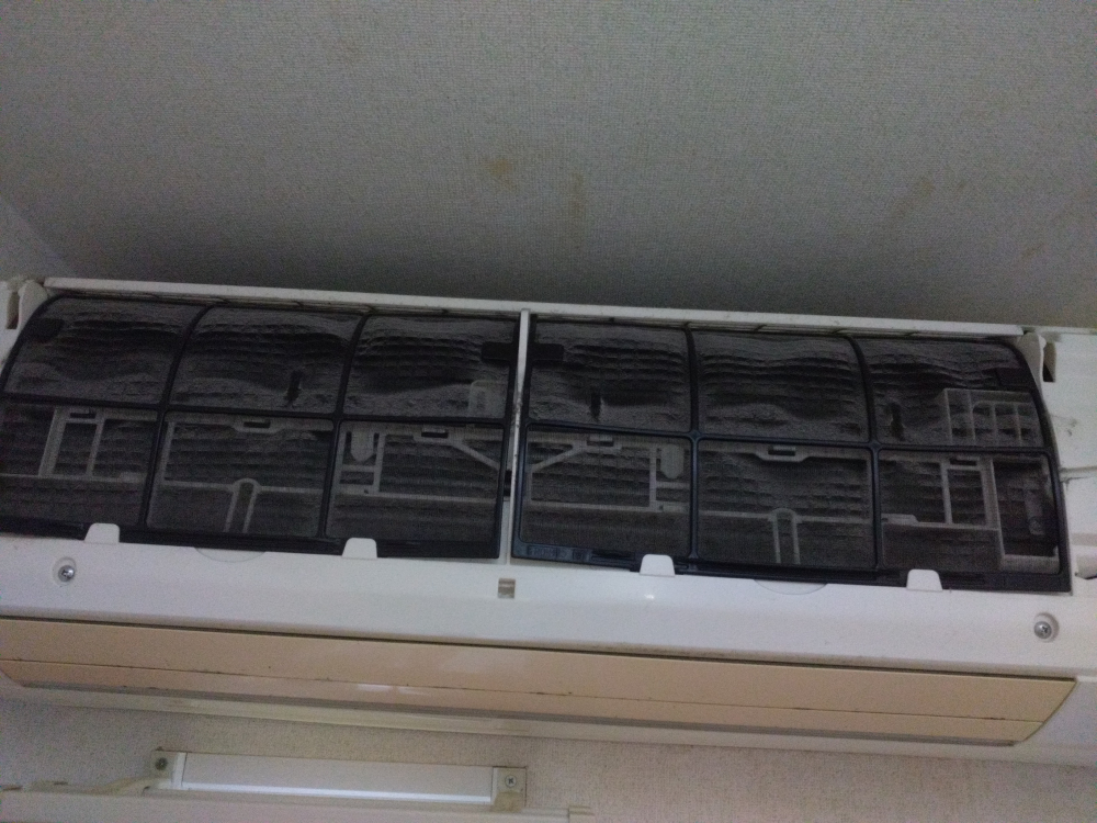茨城県守谷市けやき台の壁掛けエアコンの作業前2