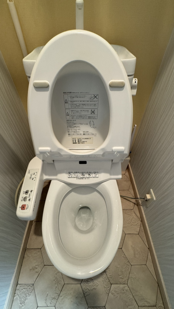 東京都北区堀船のトイレクリーニングの作業後1