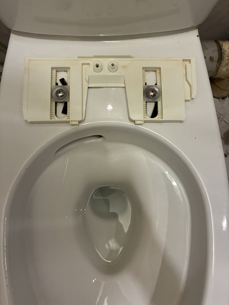 愛知県名古屋市中区のトイレクリーニングの作業後1