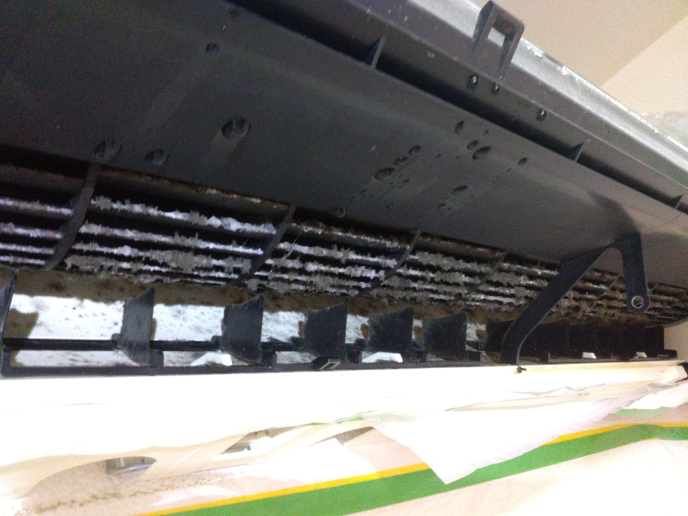 東京都武蔵村山市中藤の壁掛けエアコンの作業前1
