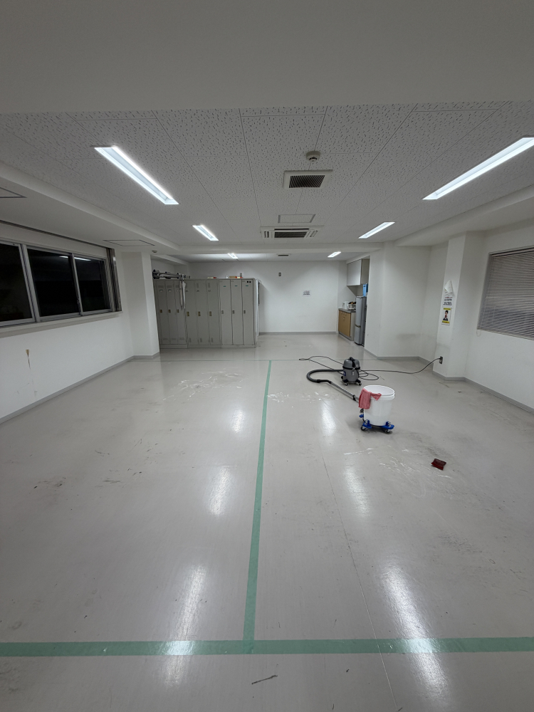 千葉県市川市のオフィス清掃の作業前1