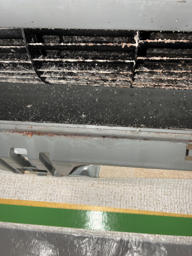 大阪府堺市東区日置荘西町の壁掛けエアコンの作業前1
