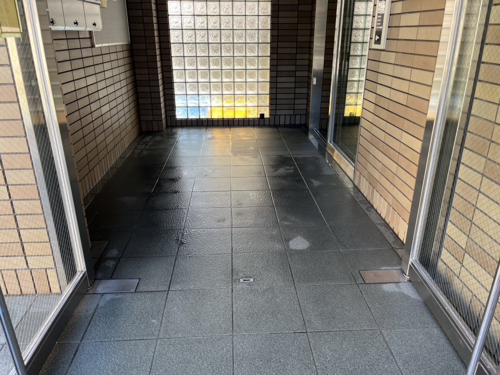 東京都板橋区中台のビル・マンション共用部清掃の作業後1