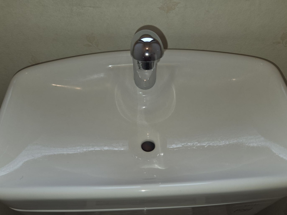 大阪府大阪狭山市のトイレクリーニングの作業後1