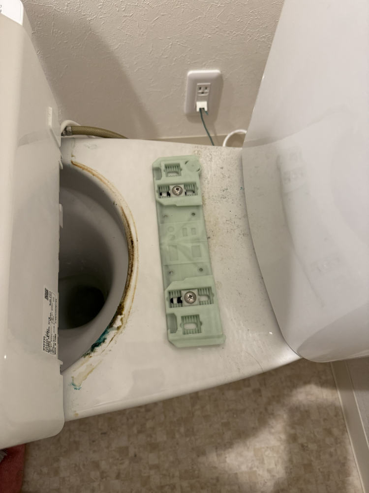 兵庫県西宮市のトイレクリーニングの作業前2