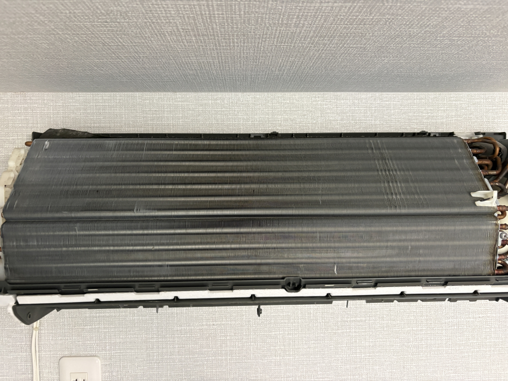 神奈川県厚木市の壁掛けエアコンの作業前1
