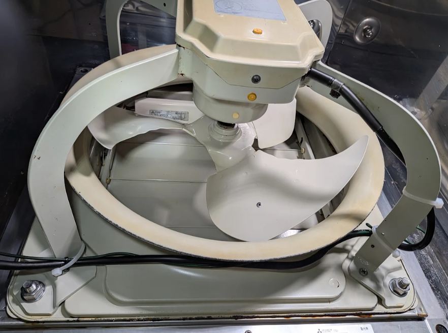 福井県あわら市舟津のレンジフードクリーニングの作業後2