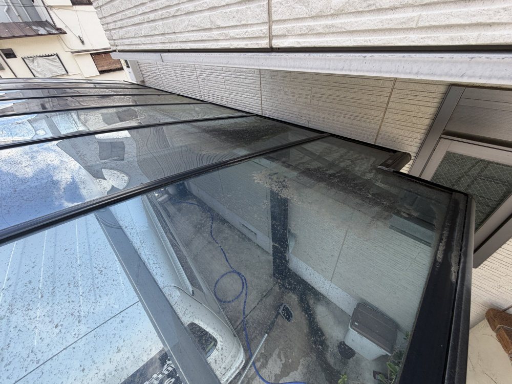 兵庫県川西市大和西のベランダ・バルコニークリーニングの作業前3